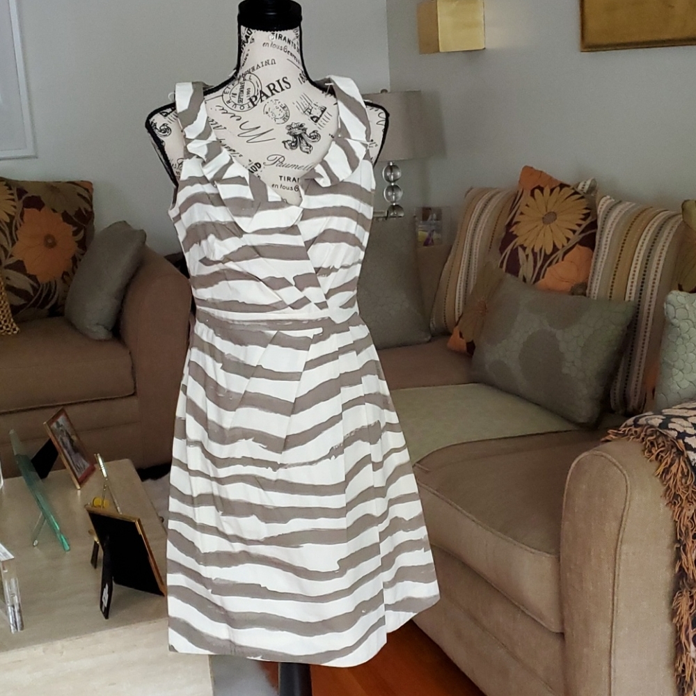 Dress (gently worn)